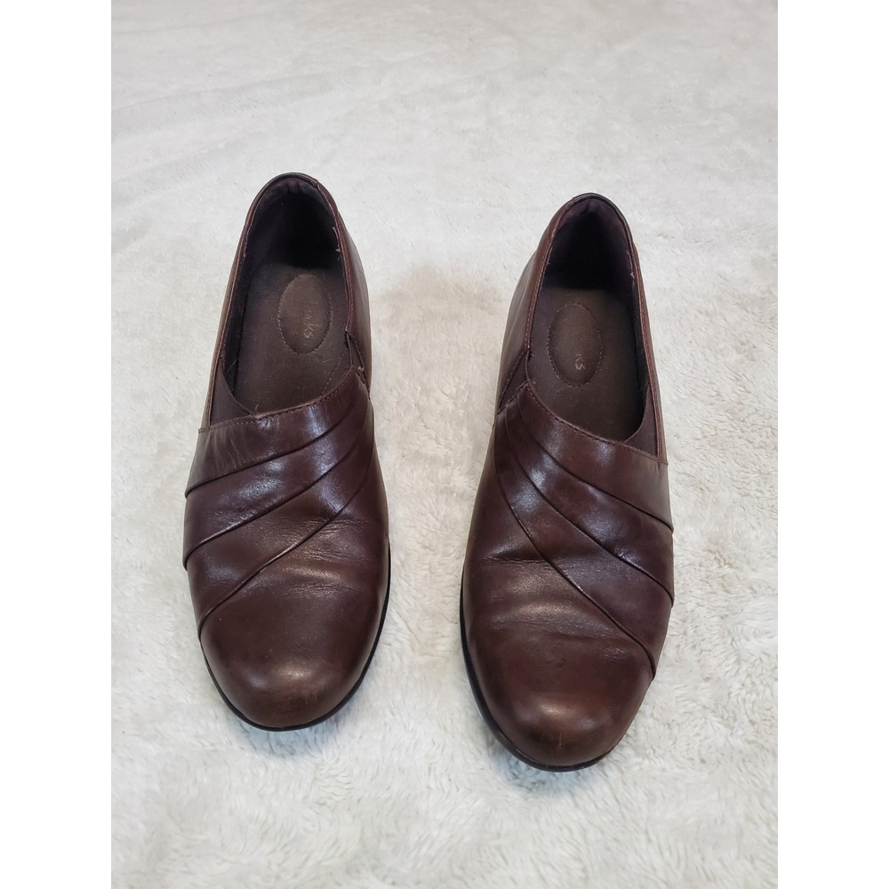 Clarks Black Leather Slip On Heel Shoes 9 Classic Office Capsule Minimalist